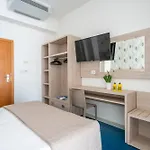 Hotel Lotus & 3*