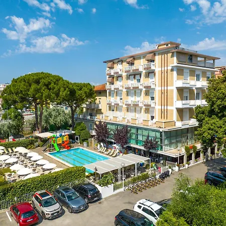 Lotus & Hotel Rímini