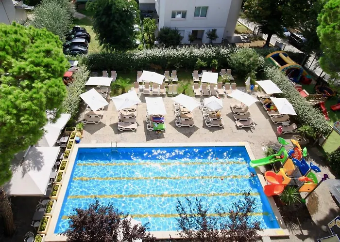 Hotel Lotus &