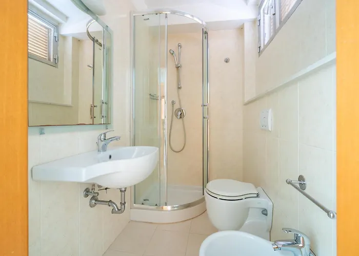 Lotus & Отель Римини