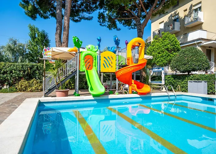 Lotus & Отель 3*