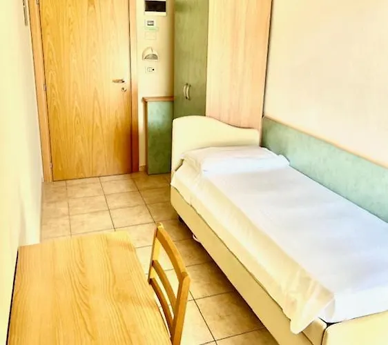 Lotus & Hotel 3*
