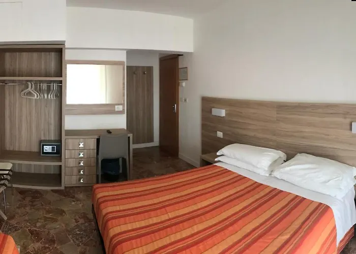 Hotel Lotus &