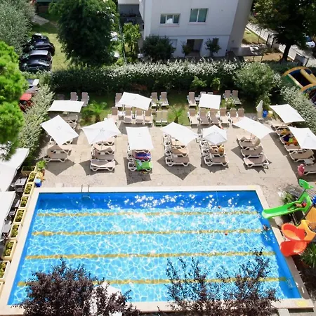 Hotel Lotus &