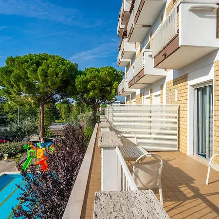 Ξενοδοχείο Lotus &